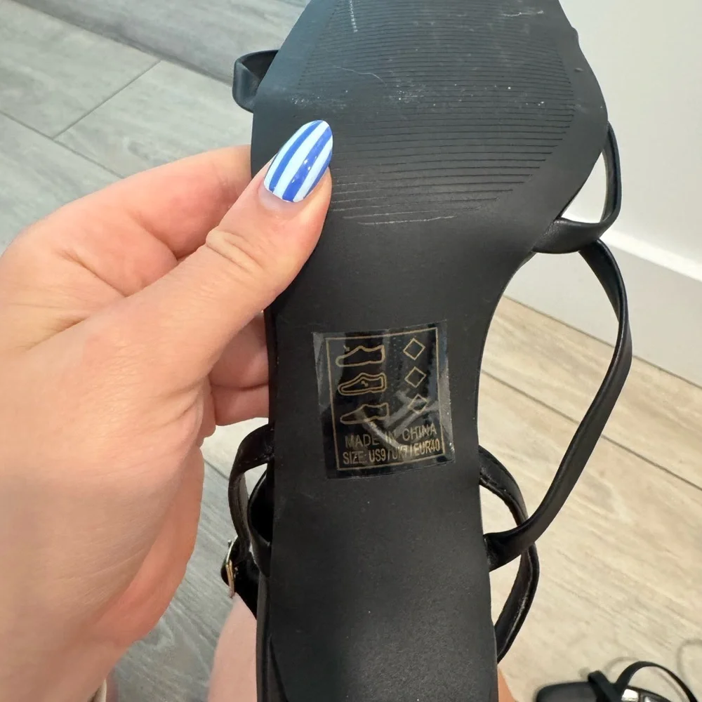 Qupid black heels size 9